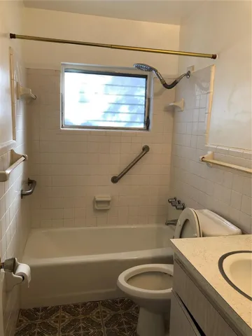 830 Bathroom