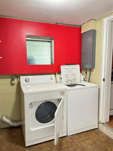 828 Washer & Dryer