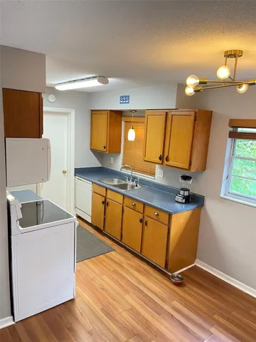 828 Kitchen