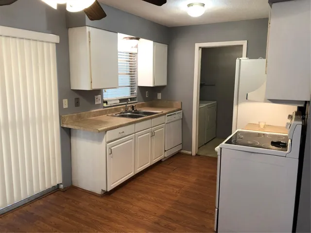 830 Kitchen
