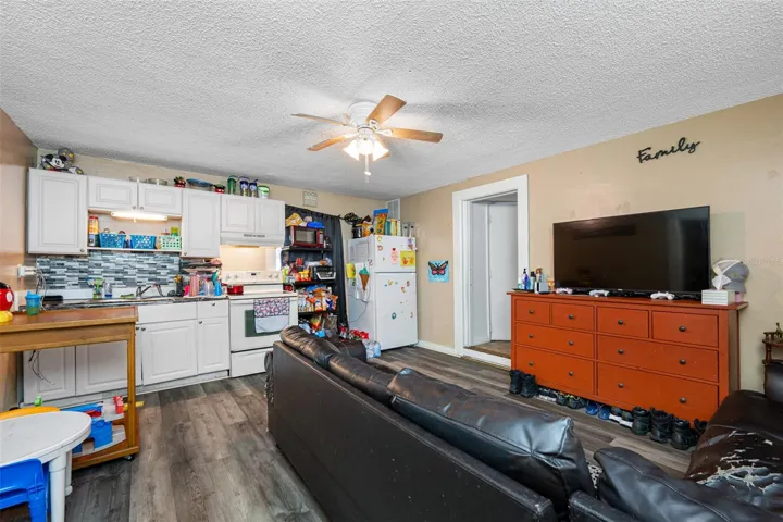 LIVING ROOM/ DINING AREA UNIT C