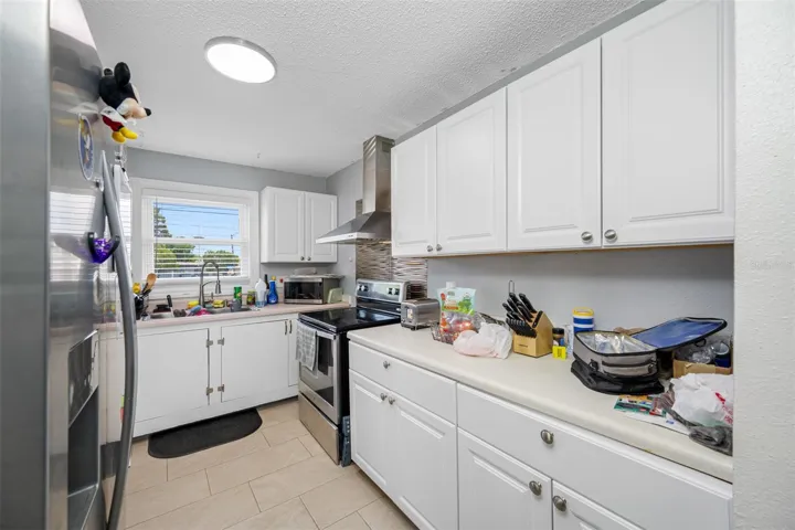 UNIT B KITCHEN