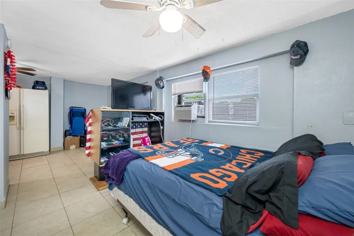 UNIT D ROOM