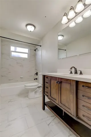 secondary bathroom
