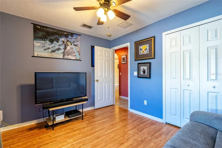 Bedroom/Office