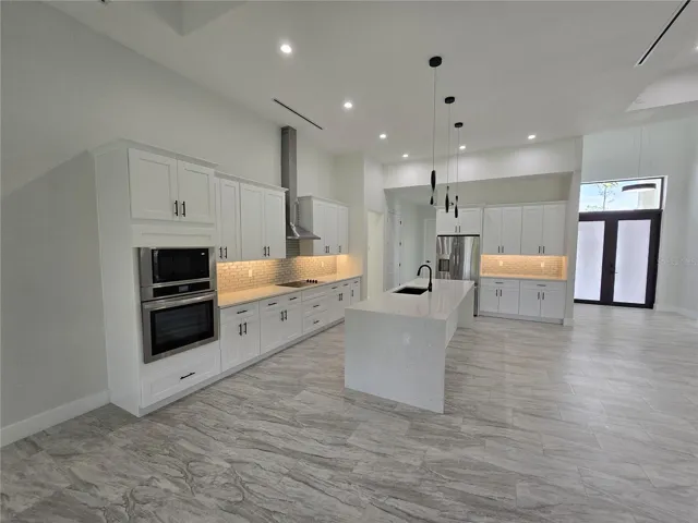 Kitchen w Under Cabinet Lights