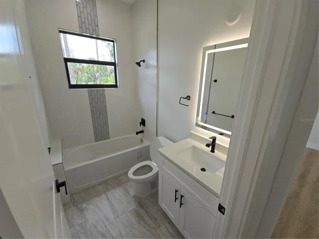 Shared Guest Bath