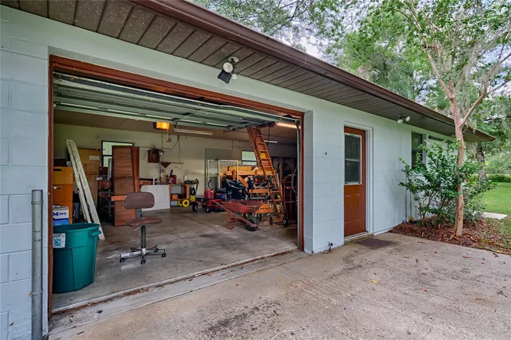 Detached Garage
