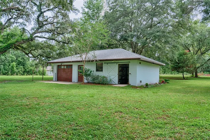Detached Garage