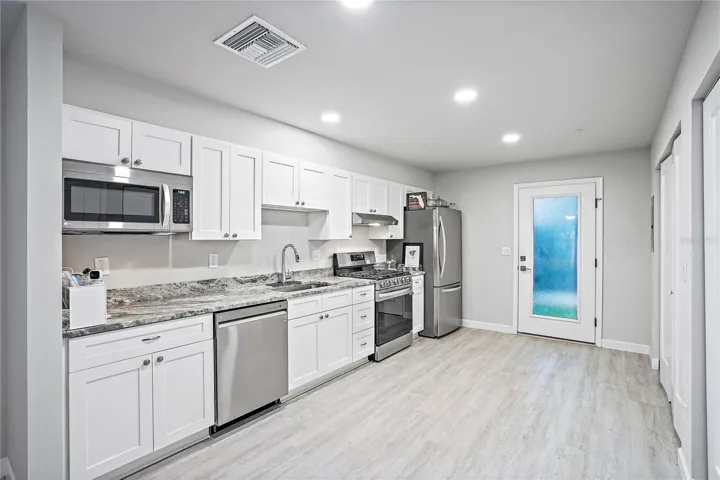 Fully equipped kitchen.