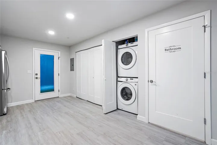 Samsung stackable washer and dryer convey.