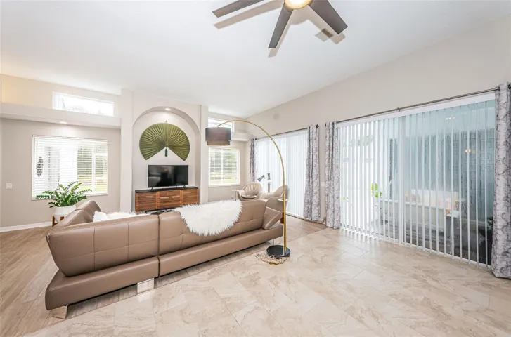 Family room - pocketing sliders to the lanai/pool