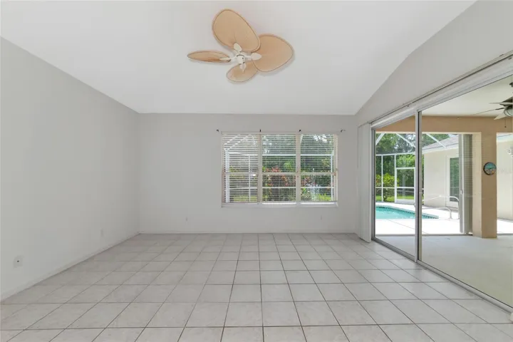Family Room - Access to Lania