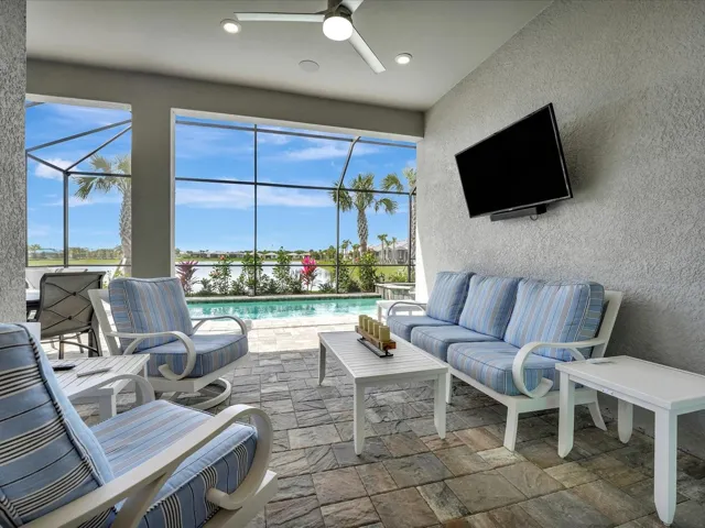 Large covered lanai