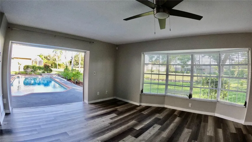 MASTERBEDROOM