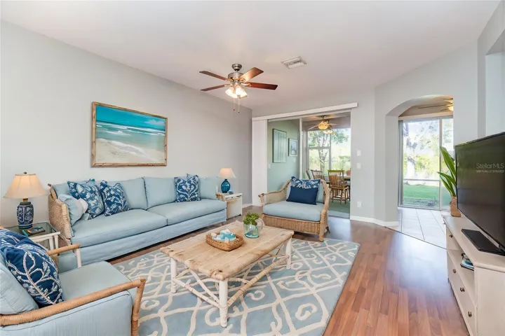Living room photo has been virtually staged