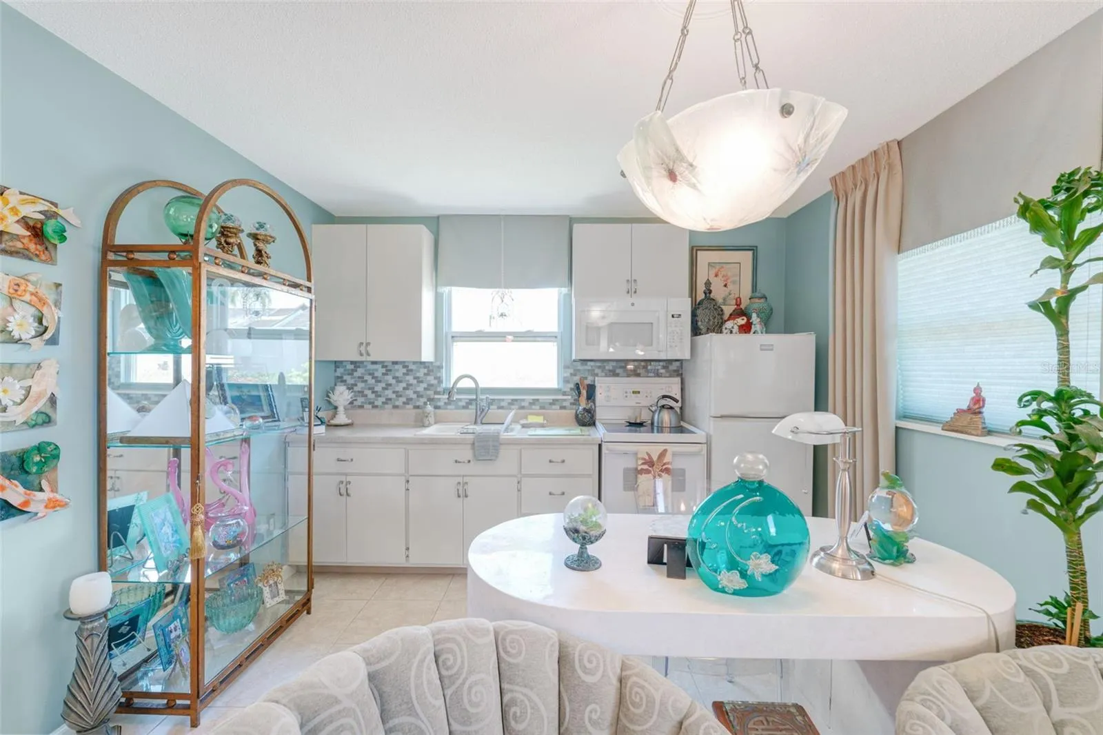 1209 Hines kitchen