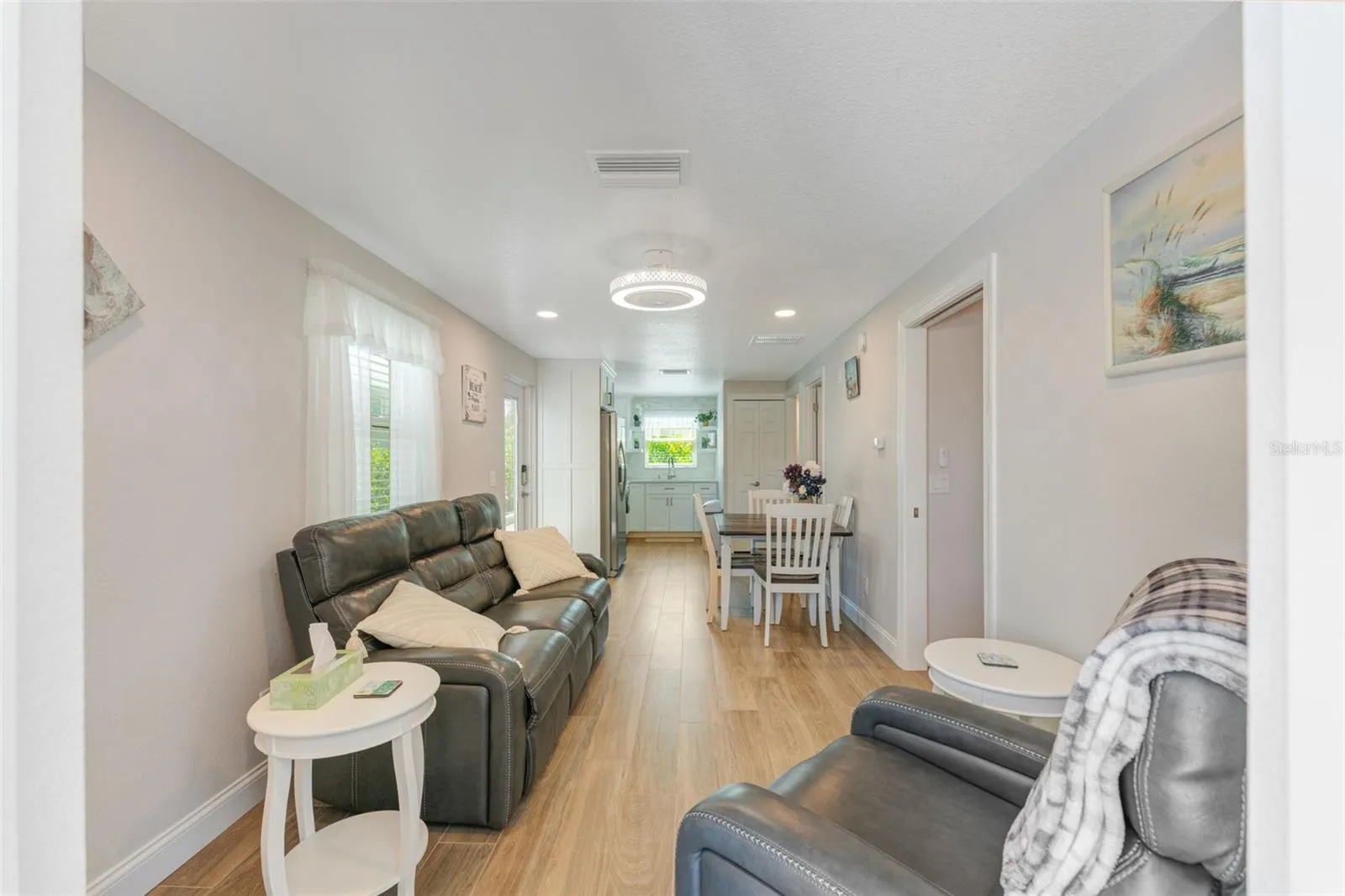 1207 Hines living room