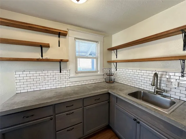 One Bedroom Unit (Duplex Bldg)