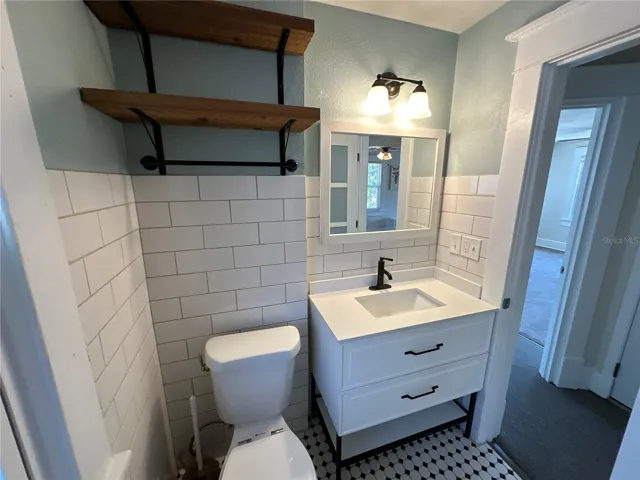 One Bedroom Unit (Duplex Bldg)