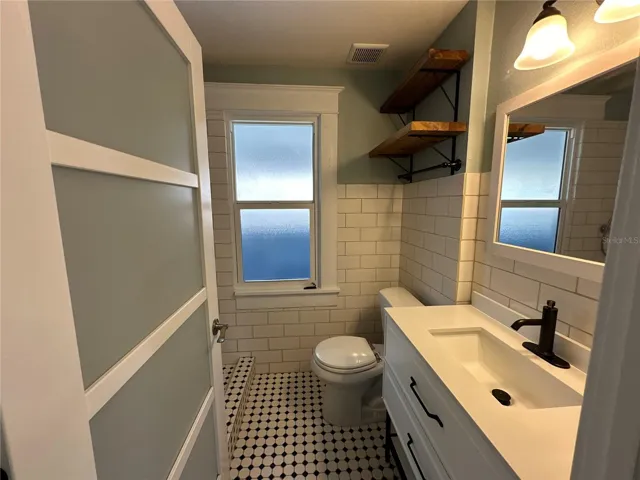 One Bedroom Unit (Duplex Bldg)