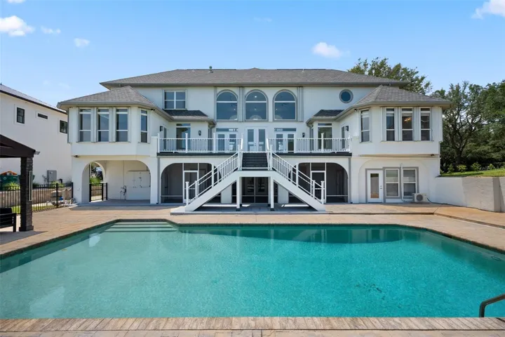 rear view  with pool