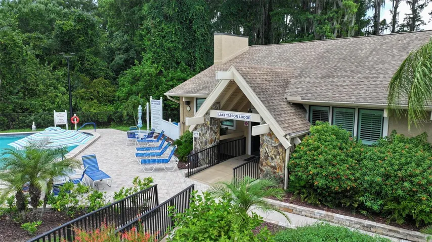 Lake Tarpon Lodge