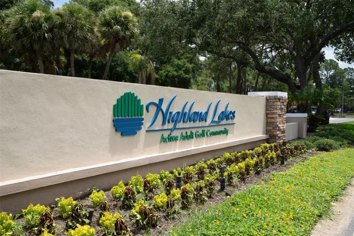 Entrance to Highland Lakes