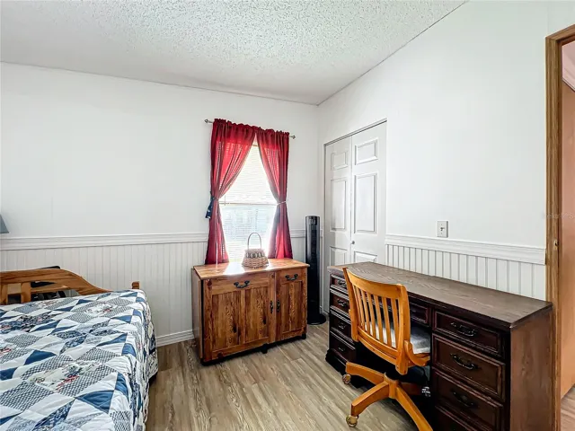 Guest bedroom