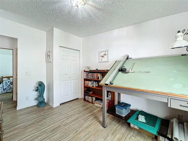 Bonus/dining room with additional closet