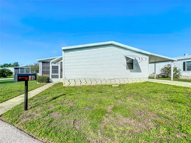 Spacious yard and side FL room