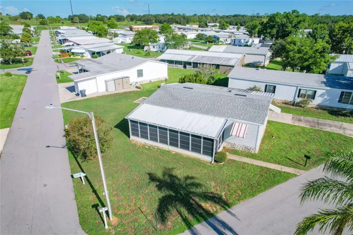 Enjoy FL living at it's finest here!