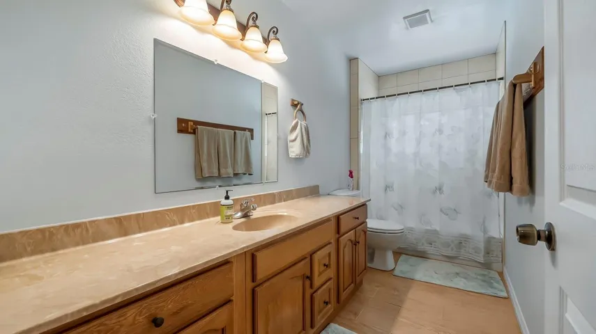 2nd Bathroom