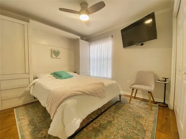 Murphy Bed in Guest Bedroom