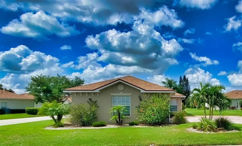 2 Bedroom / 2 Bath Home in Lake Ashton
