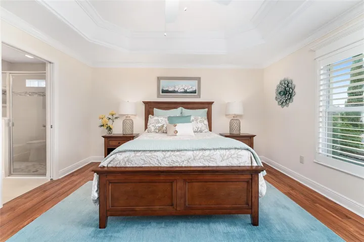QUEEN BEDROOM SET IN FRONT GUEST ROOM REMAINS WITH HOME.