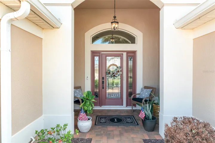 COVERED FRONT PORCH