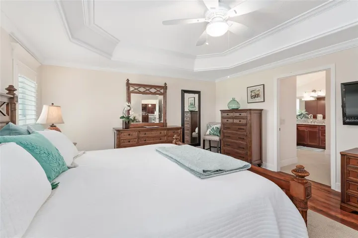 PRIMARY EN SUITE BATH