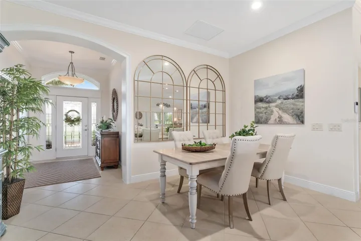 CROWN MOLDING THROUGHOUT AND BEAUTIFUL DETAIL ON ALL DOOR FRAMES, ARCHWAYS, DOORS AND WINDOWS