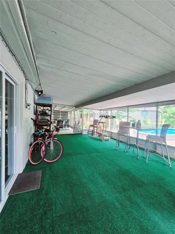 Bacy porch.