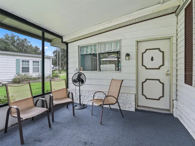 Screened in porch