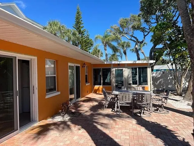 Full Patio