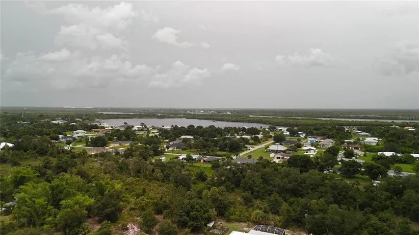Harbour Heights neighborhood near the lot