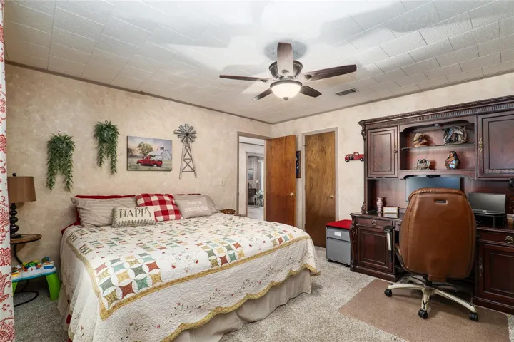 Guest bedroom