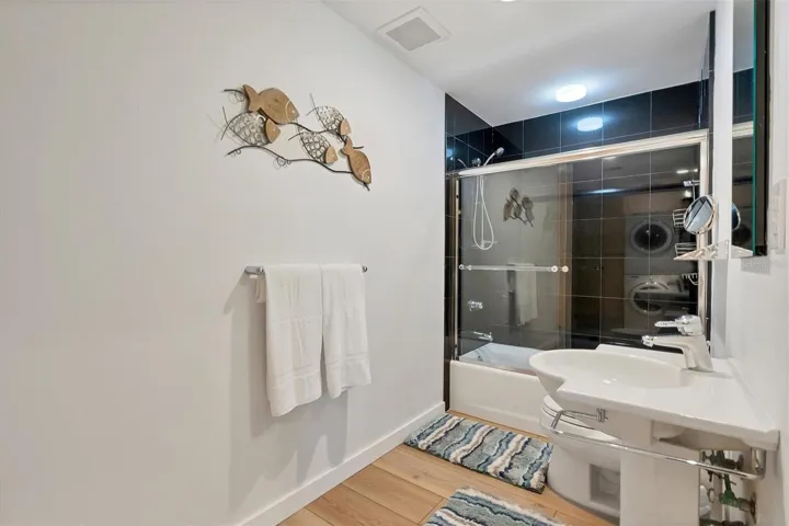 Third bath with tub