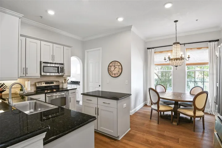 Eat-in Space in Kitchen