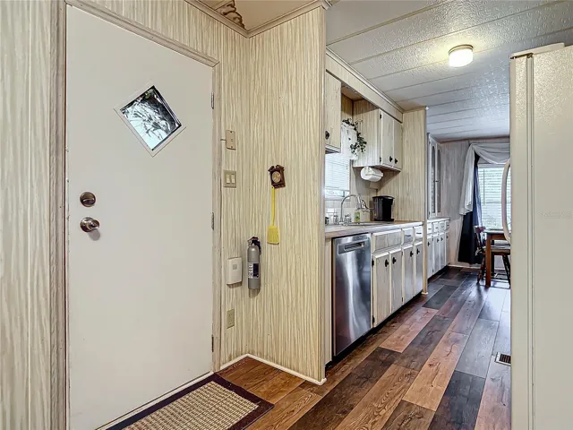 Door to the carport