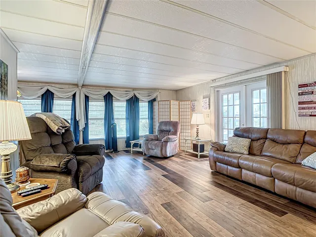 This is a great open floorplan