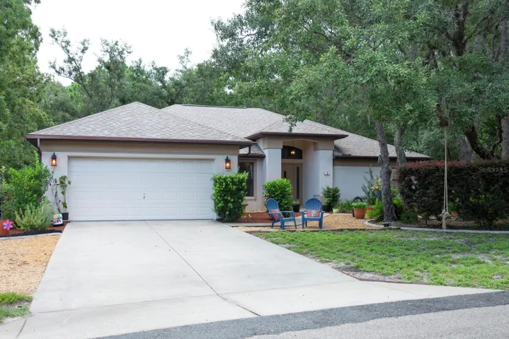 New roof-home is on greenbelt preserve