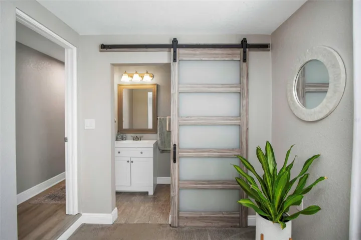Primary En-suite bath with Barn door